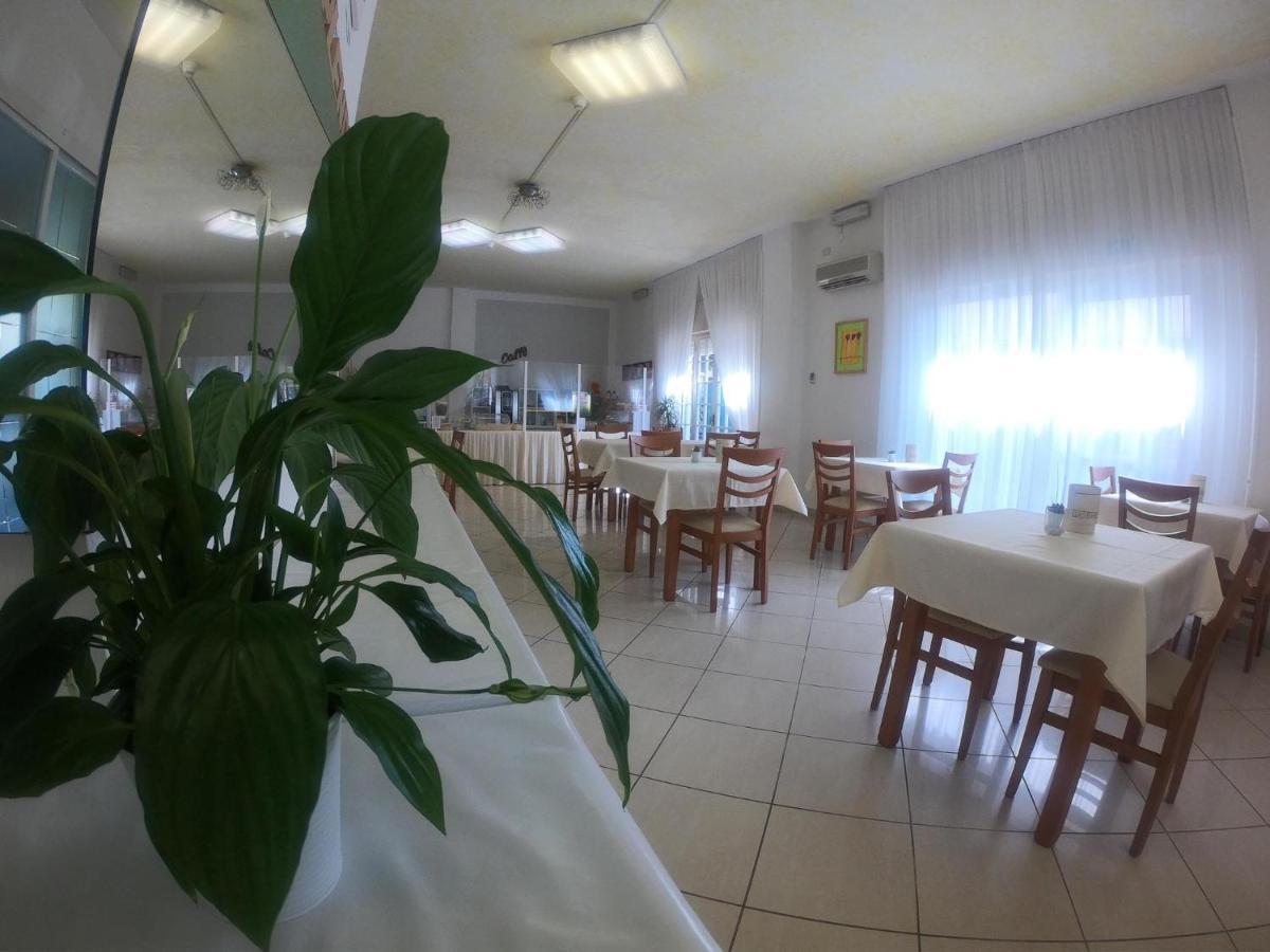 Splendid B&B Milano Marittima Exterior foto